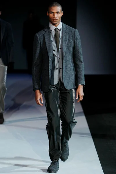 Look 12